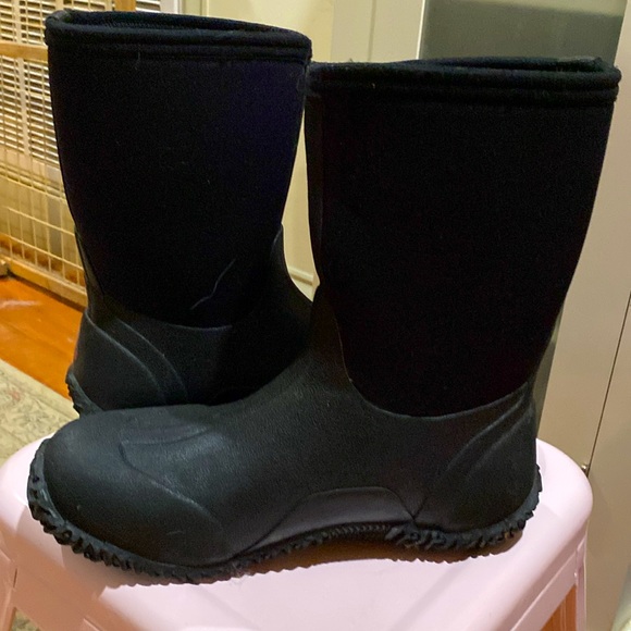 BOGS: Waterproof and weather resistant Slip-Ons; very GOOD condition..! - Picture 5 of 12